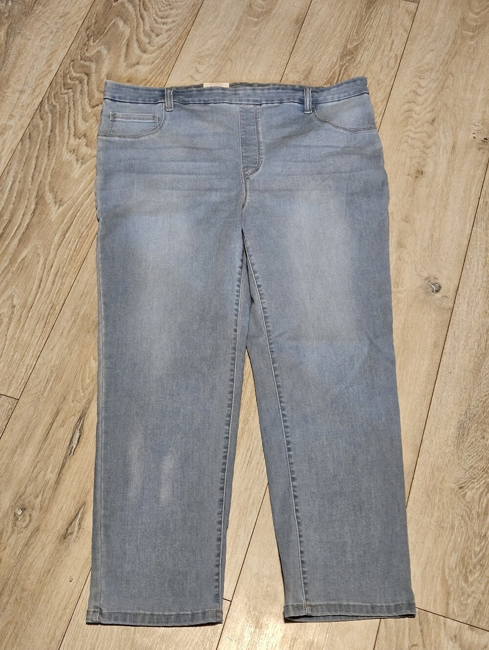 Time & Tru Women High Rise Straight Denim Jegging Light Wash XXL (20) NWT